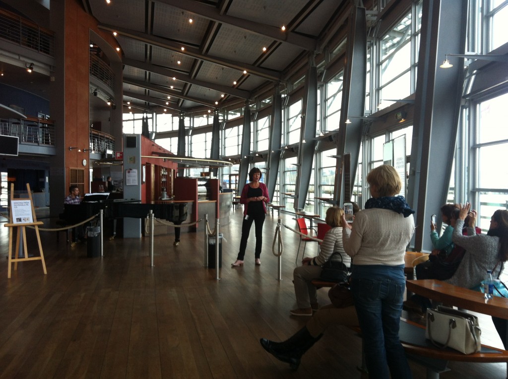 A guided tour at the Gothenburg Opera House by Göteborgs Guideservice.